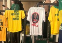 Camisa e boné de Bolsonaro custam R$ 50 em convenção do PL