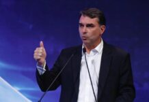 Flávio Bolsonaro é rejeitado por 50% e Lula, por 48%, diz BTG/Nexus