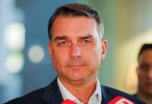 PT, PC do B e PV vão à Justiça contra Flávio por fala sobre urnas