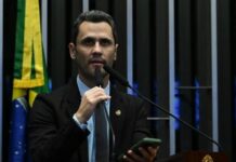 Republicanos retira candidatura de Cleitinho ao governo de MG