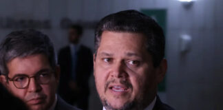 Alcolumbre envia PEC do fim da escala 6×1 para CCJ do Senado