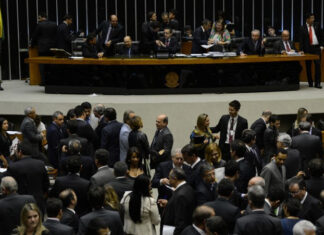 Congresso pode votar fim da escala 6×1 e da ‘taxa das blusinhas’ nesta semana