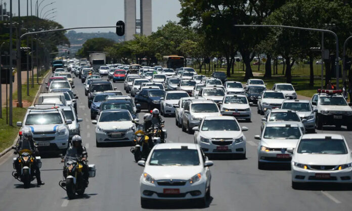 Crédito para carros de aplicativo tem teto elevado para R$ 200 mil_6a87819d3cd21.jpeg