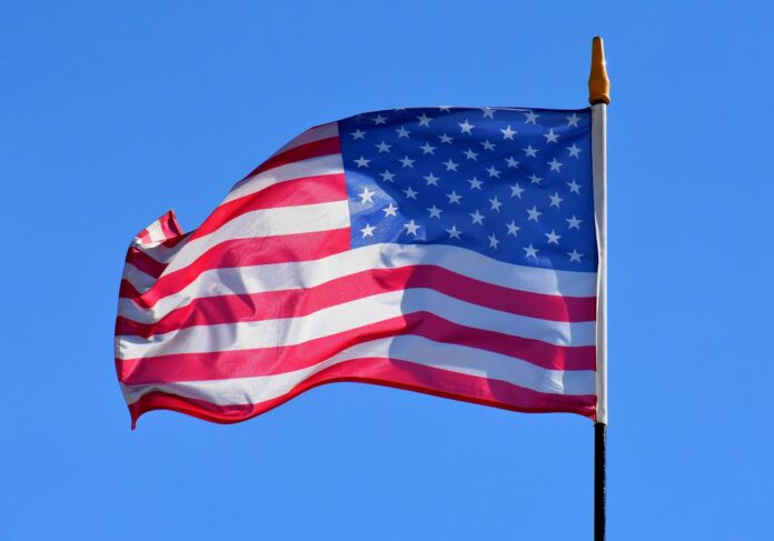 Dívida dos EUA ultrapassa os US$ 40 trilhões pela 1ª vez_6a872e3ab7c63.jpeg