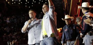 Em Barretos, Tarcísio diz que Flávio é herdeiro do projeto de Bolsonaro