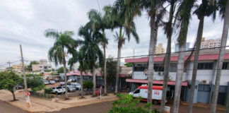 Polícia corrige informação e diz que mãe de bebê morto a golpes de foice está viva