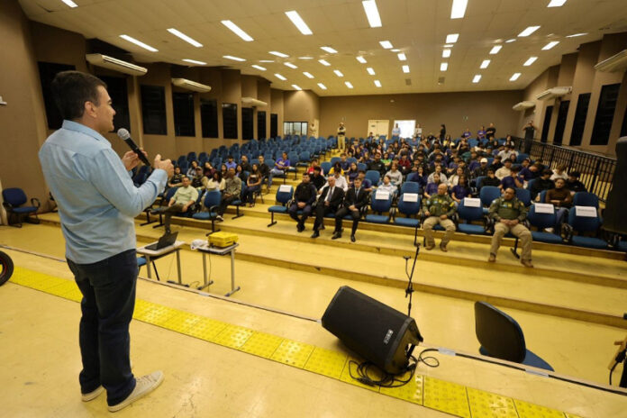 Prefeitura leva prevenção aos estudantes na condução de veículos autopropelidos_6a8f69de14d27.jpeg
