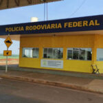 PRF encontra cocaína preso ao corpo de passageira na BR-463