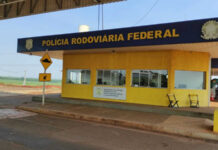 PRF encontra cocaína preso ao corpo de passageira na BR-463