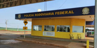 PRF encontra cocaína preso ao corpo de passageira na BR-463