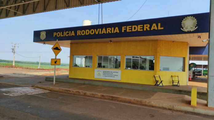 PRF encontra cocaína preso ao corpo de passageira na BR-463_6a920e1f1baef.jpeg