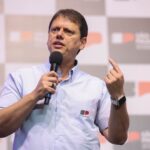 Tarcísio vence no 1º turno em SP, diz Real Time Big Data